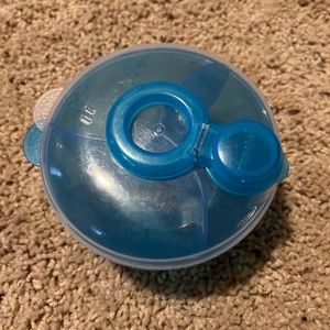 Munchkin Blue and Clear Formula Dispenser Container